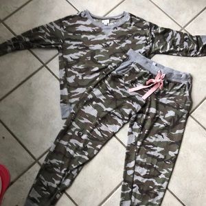 Women’s small camp pajama set